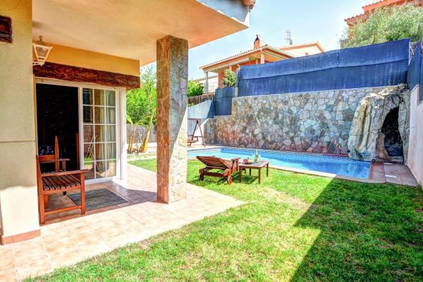 #77 - House - Las Chapas, Marbella | Real Estate | Costa Sol Villas