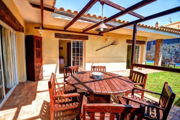 #82 - House - Las Chapas, Marbella | Real Estate | Costa Sol Villas
